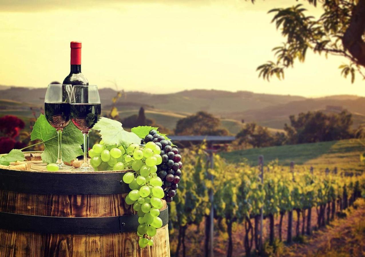 Balloons And Wine Муриета Екстериор снимка